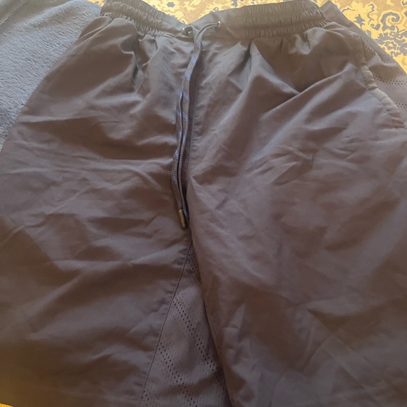 Two New Under Aamour Men’s M Shorts blue and light Blue. You get both pairs! - Picture 6 of 10